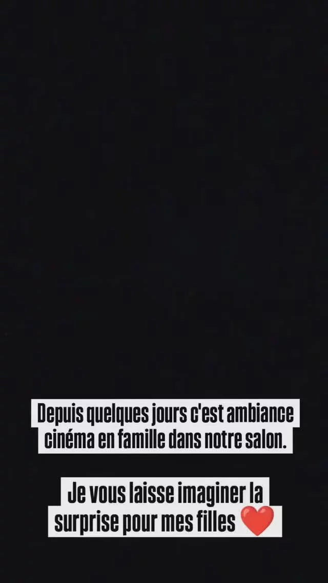Blabla perso ☺️ surtout après les événements de cette semaine ;)

Depuis quelques jours c'est ambiance cinéma dans notre salon. Imaginez leur tête quand elles ont découvert la surprise :) 

Pouvoir redécouvrir des films sur grand écran avec un son au top ça n'a rien à voir. 

C'était mon petit partage en version blabla perso. 

Côté studio l'activité reprend petit à petit des photos très prochainement..
