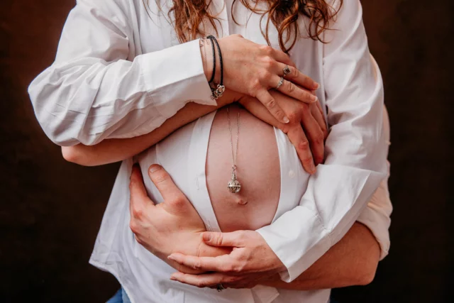 Quel style préférez-vous ? 
le style artistique sur fond VS style lifestyle dans le loft ??

à vos commentaire <3 

📷Je suis Kévin Nicouleaud, Photographe de mariage depuis 2012, et spécialiste de la naissance, et la famille depuis 2021.

🏠 HomeStudio situé à Nueil-Sur-Layon, Pays De La Loire, France en Maine-et-Loire
- 15 min de Vihiers et Doué la fontaine,
- 20 min de Saumur et Cholet
- 30 min d'Angers et Bressuire

Information & réservation 
www.kevinnicouleaud.fr

#photographe #photographesaumur #photographecholet #photographebebe #photographenouveaune #photographebébé #babyphotography #babyphotographer #maineetloire #lyshautlayon #photo